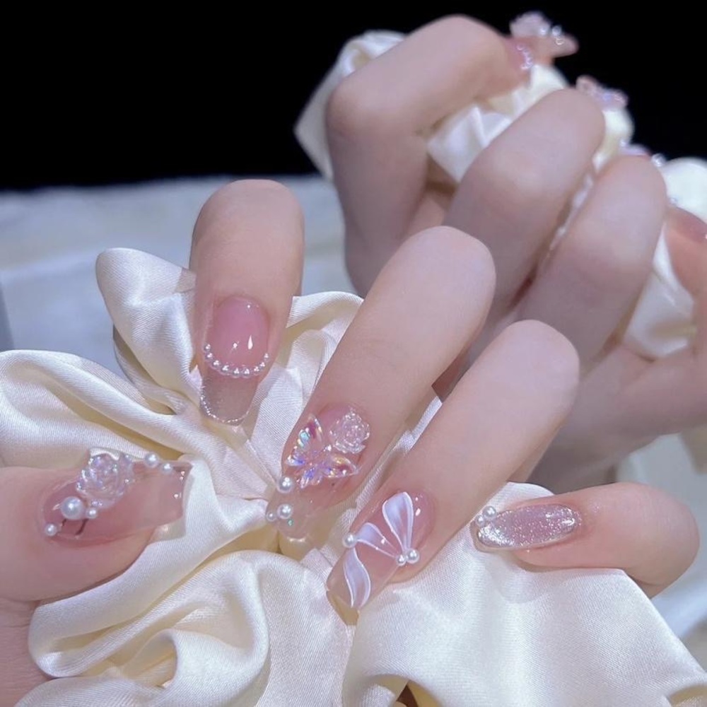 Press on nails